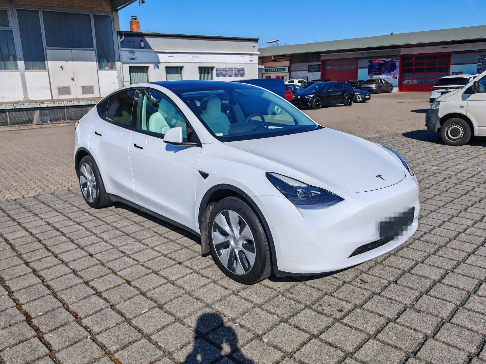Tesla Model Y LongRange AWD / white leather foto 1