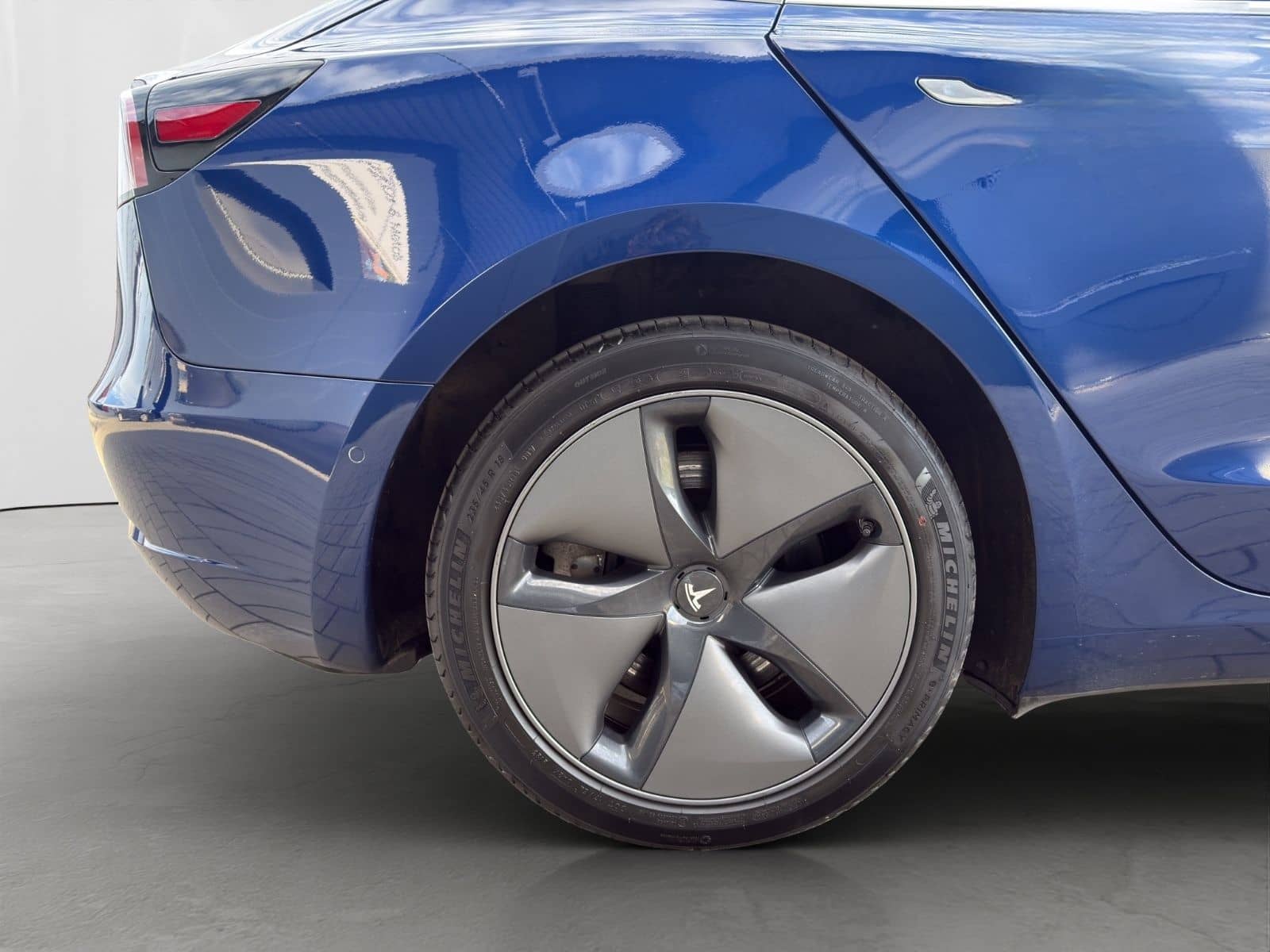 Tesla Model 3 Range Plus RWD 1.Hand foto 18