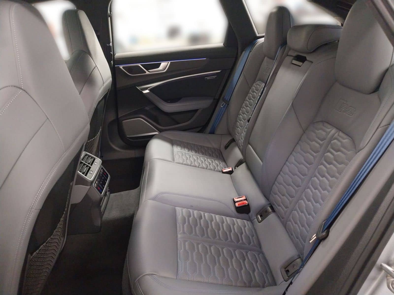 Audi RS 6 Avant quattro *AHK*NAVI*B&O*HUD*PANO*MATRIX foto 9