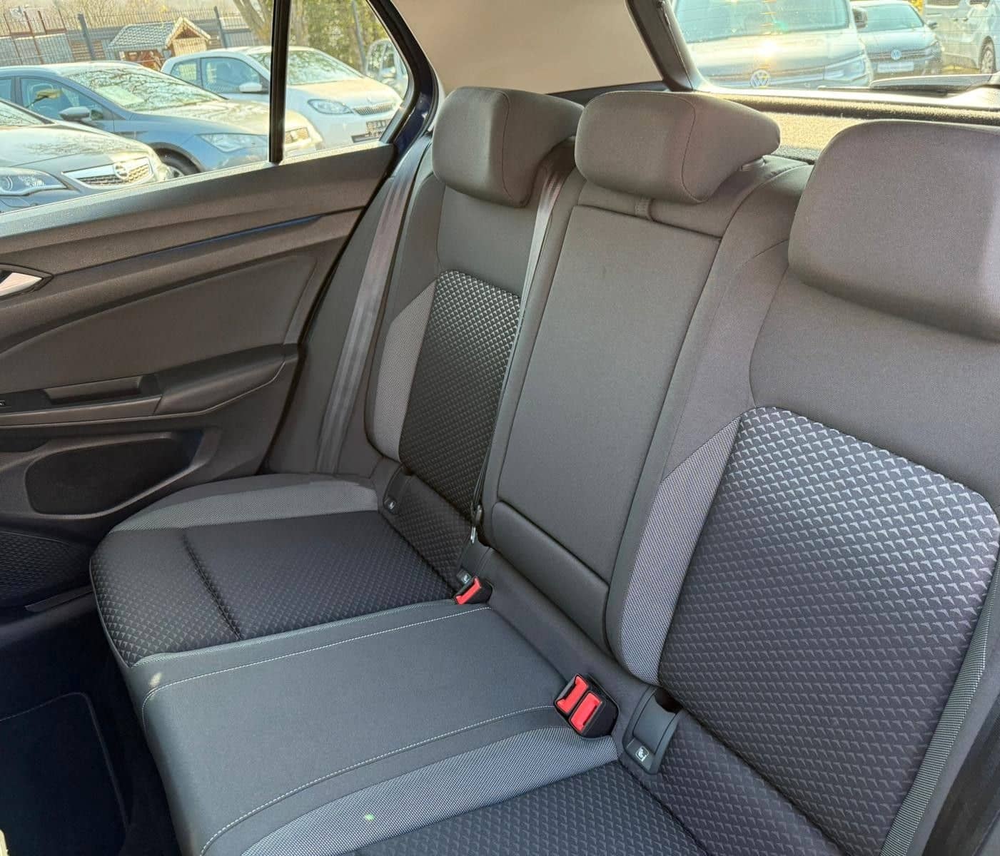 Volkswagen Golf VIII Lim. Active HUD ACC DAB STDHZG NAVI foto 16