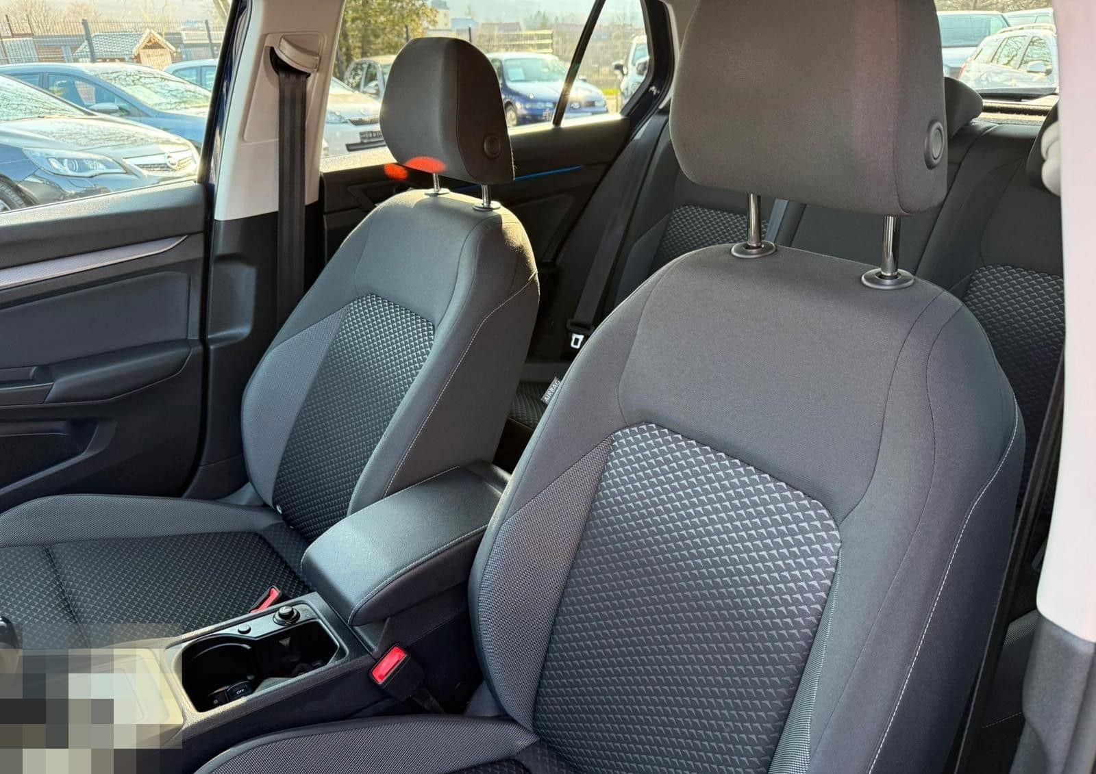 Volkswagen Golf VIII Lim. Active HUD ACC DAB STDHZG NAVI foto 10