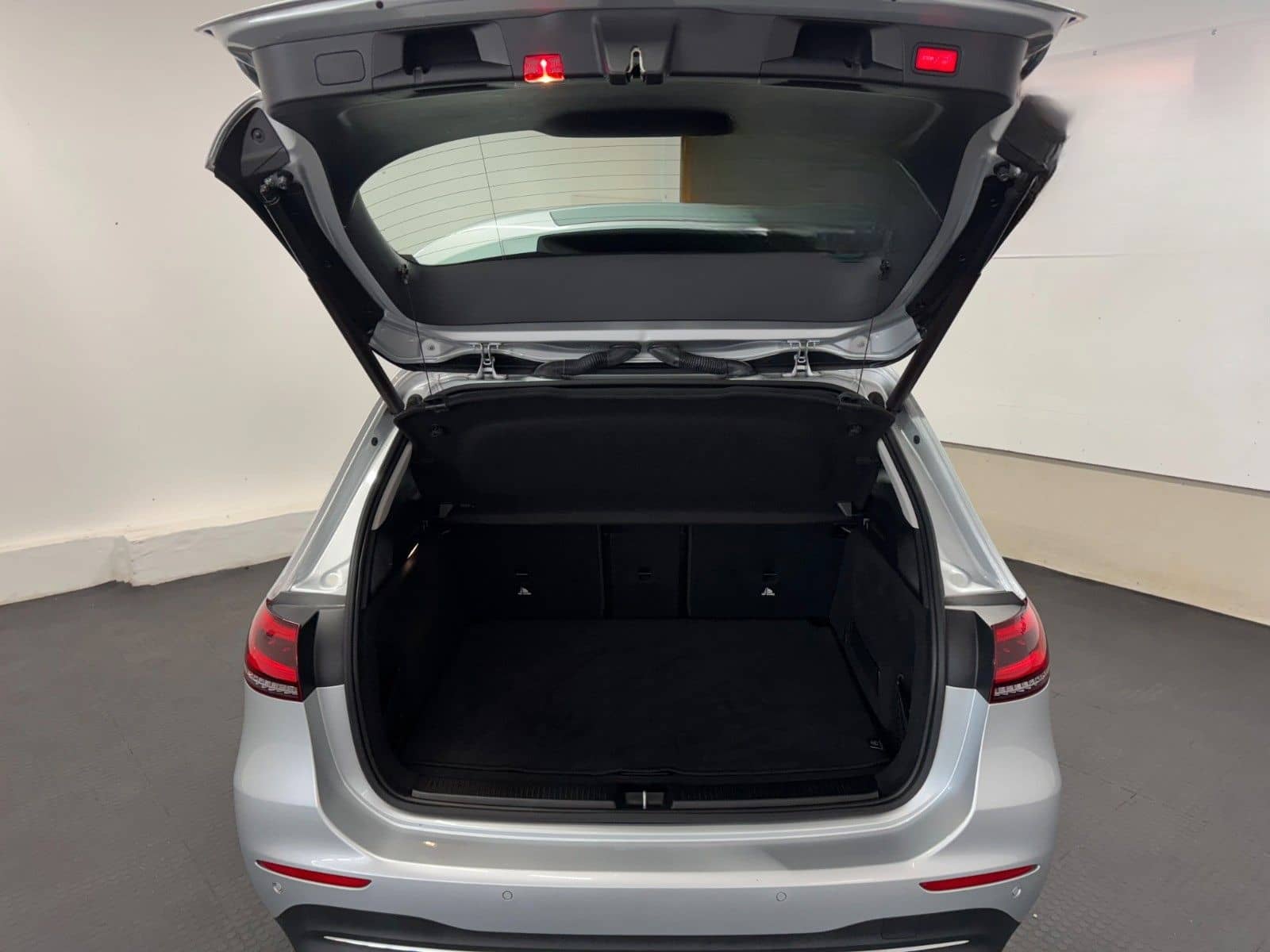 Mercedes-Benz B200d DCT PROGR*LEDER*HuD*LED*NAVI*KAMERA*SHZ* foto 9