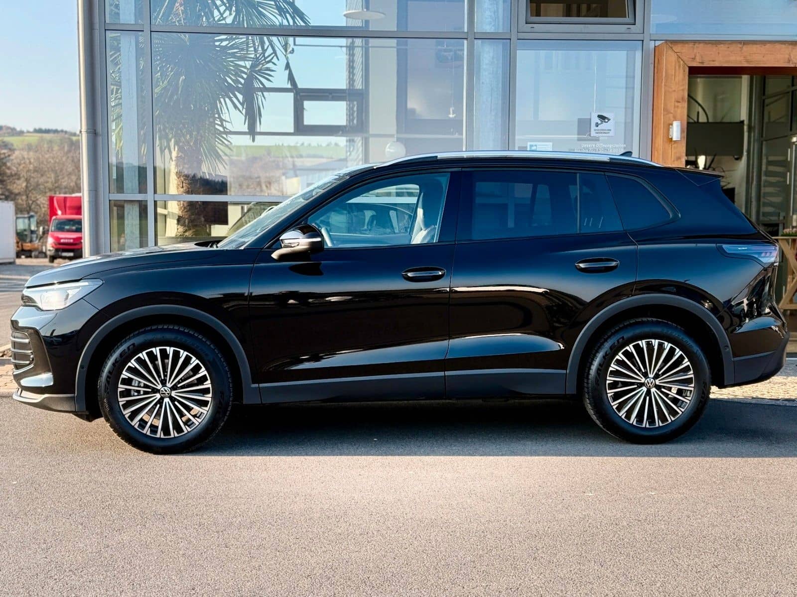 Volkswagen Tiguan 2.0 TDI DSG Goal Matrix-LED Navi 360° Cam foto 7