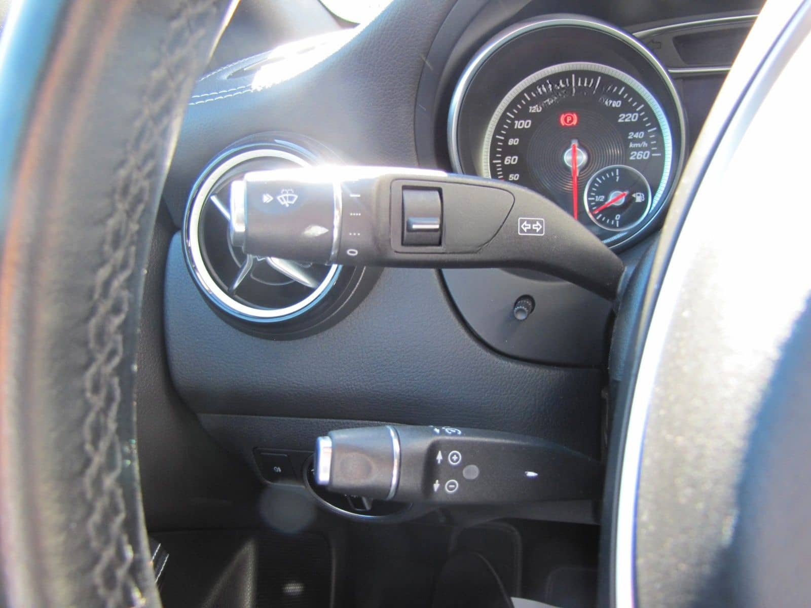 Mercedes-Benz GLA 200 7 G-DCT Urban foto 15