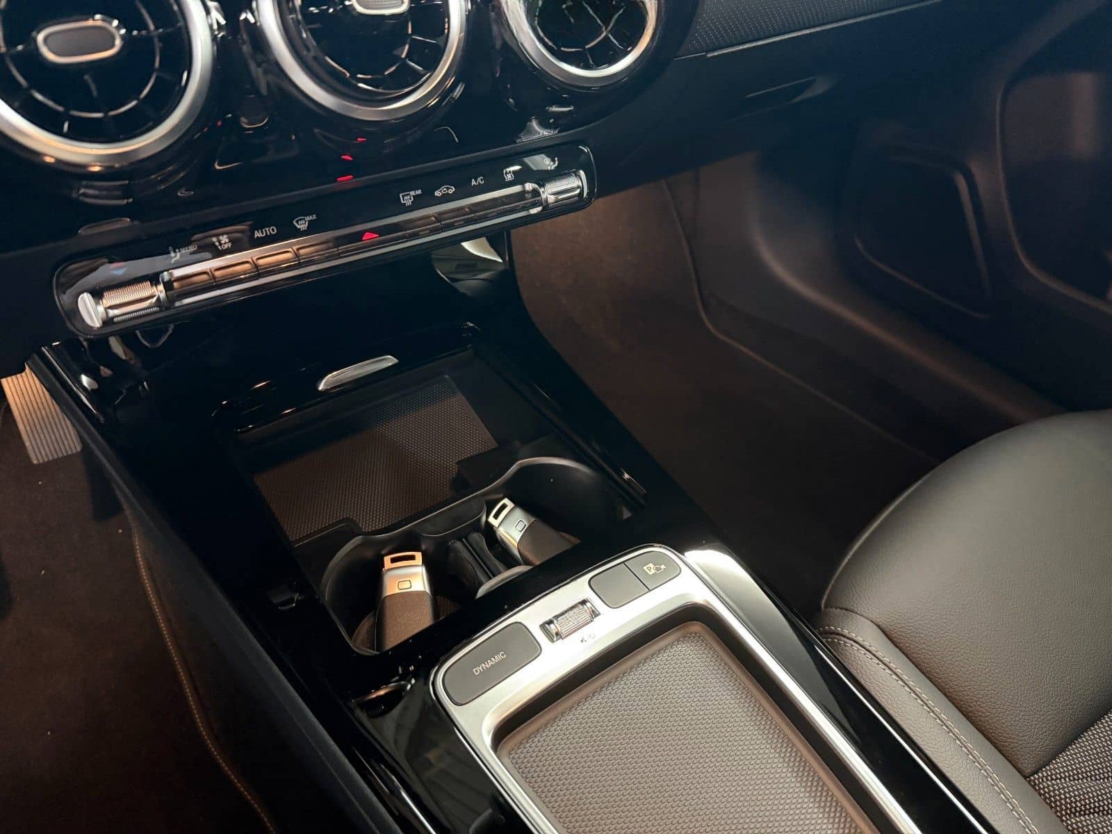 Mercedes-Benz A 250 e foto 12