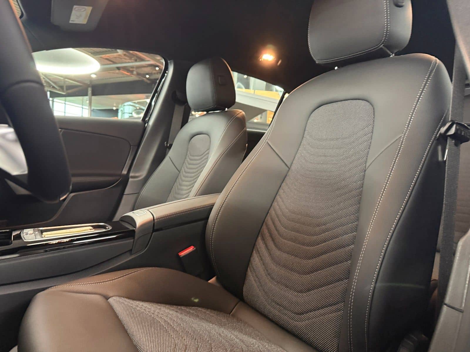 Mercedes-Benz A 250 e foto 16