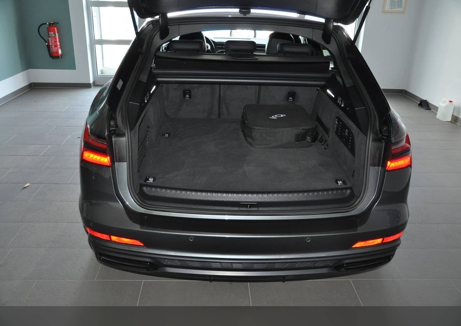 Audi A6  Avant S-Line  2.0TFSIe quattro foto 23