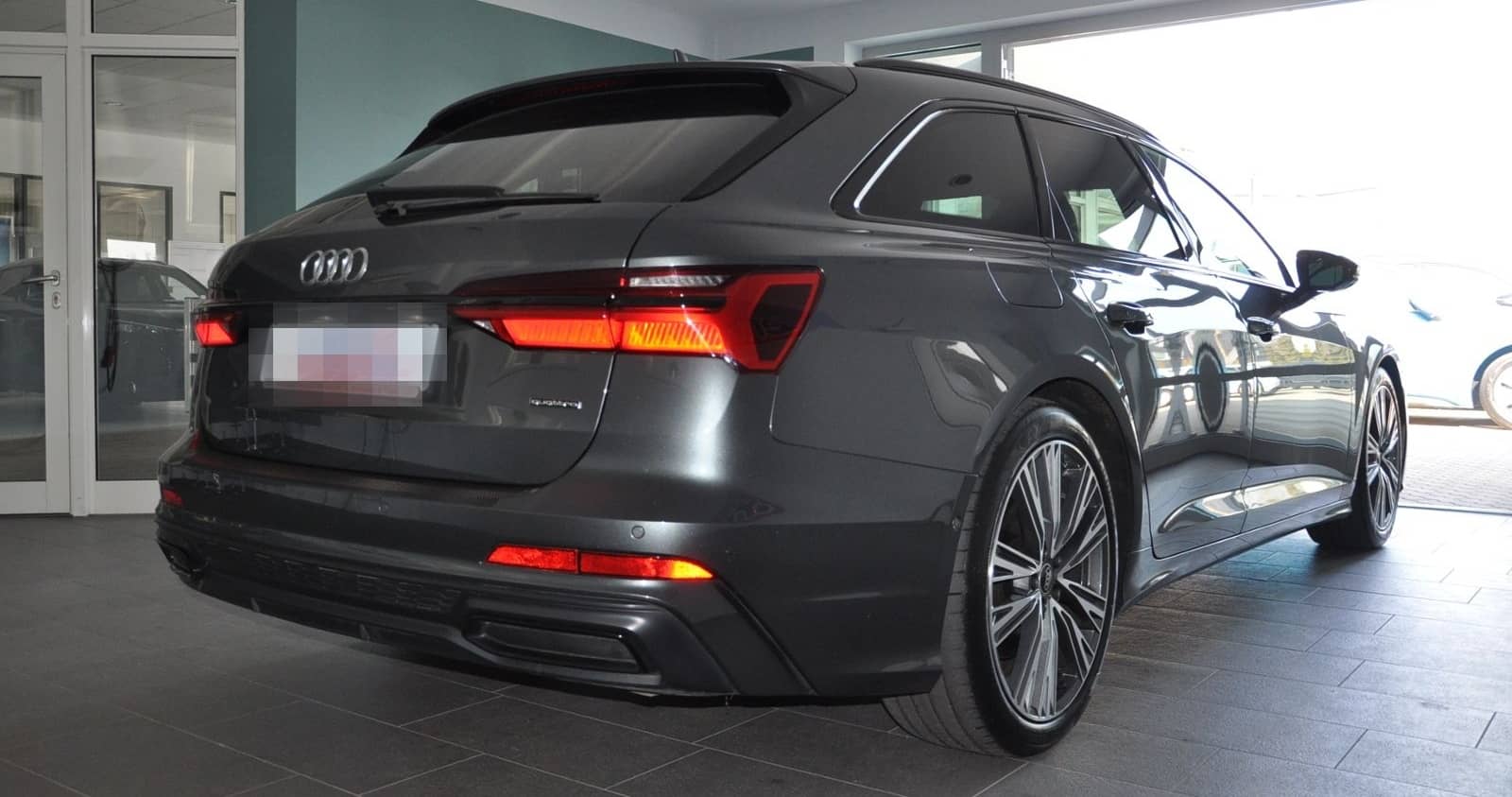 Audi A6  Avant S-Line  2.0TFSIe quattro foto 9