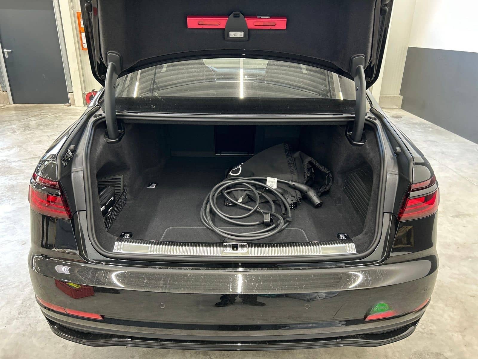 Audi A8 60 TFSI e quattro Pano Matrix AHK Navi foto 11