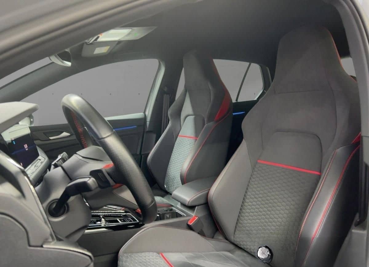 Volkswagen Golf GTI CLUBSPORT MATRIX+DCC+19"+KAM foto 6