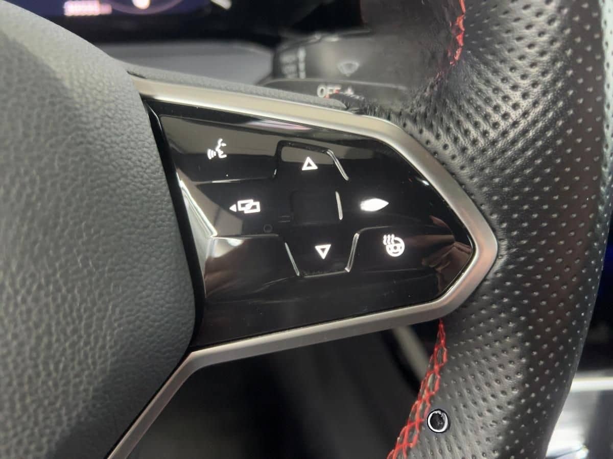 Volkswagen Golf GTI CLUBSPORT MATRIX+DCC+19"+KAM foto 10