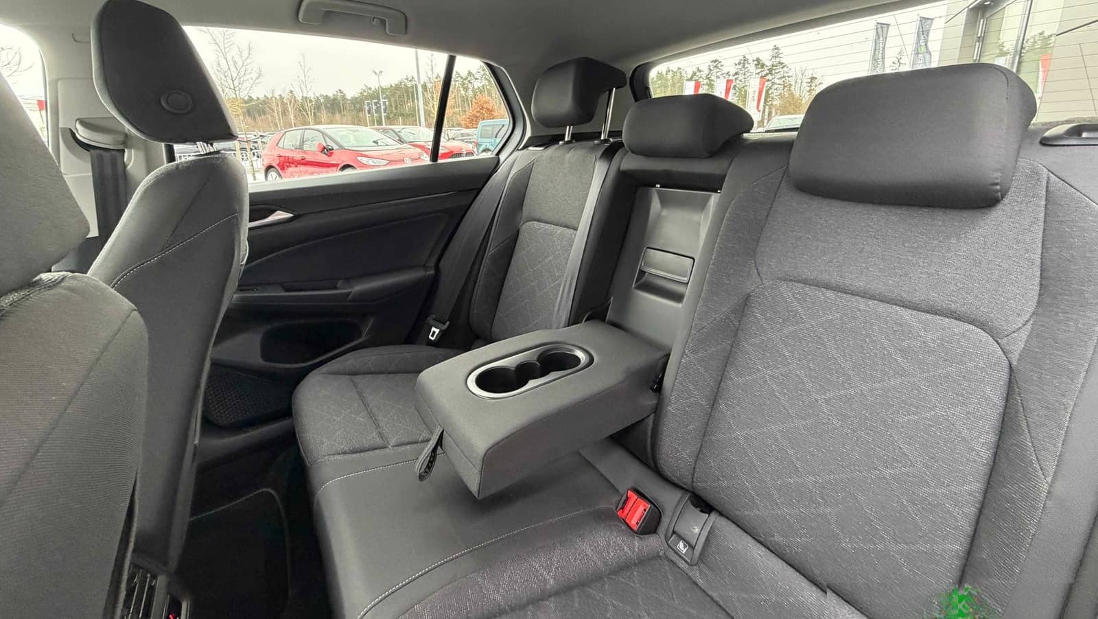 Volkswagen Golf VIII 2.0 TDI Life NAVI/KAMERA/ACC/LED/APP foto 12