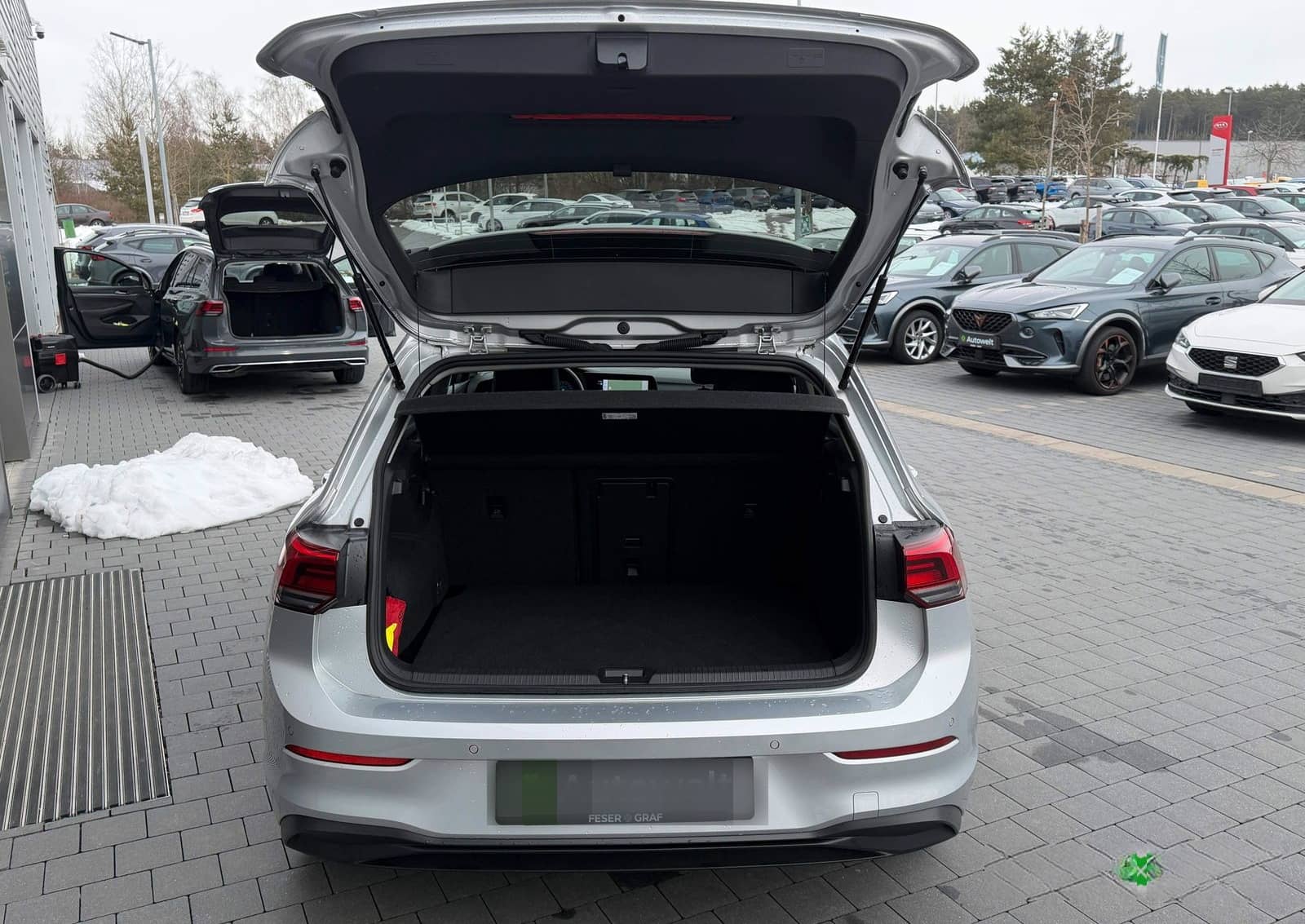 Volkswagen Golf VIII 2.0 TDI Life NAVI/KAMERA/ACC/LED/APP foto 4