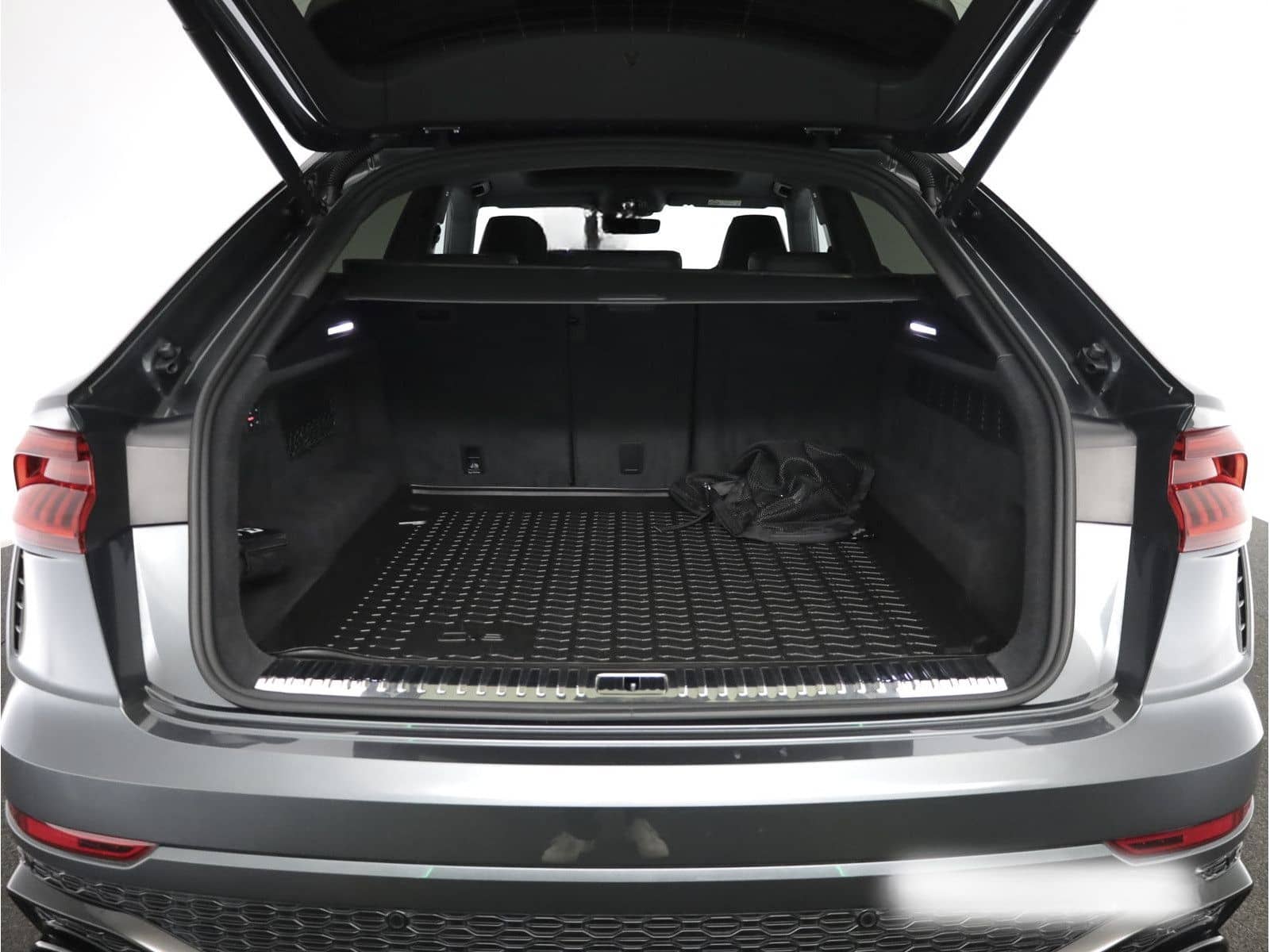 Audi RS Q8 tiptr. Dynamik+/Keramik/Pano/StdHzg/B&O foto 24