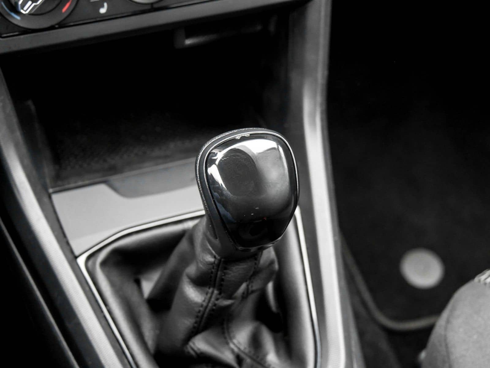 Volkswagen T-Cross 1.0 TSI LED App-Connect Ganzj.reifen foto 10