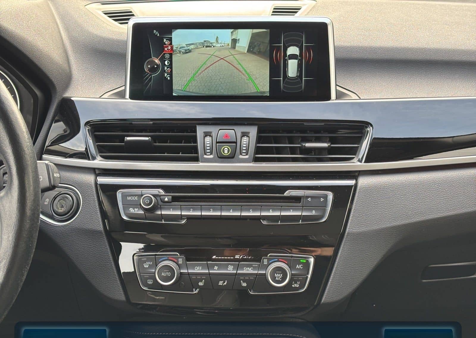 BMW X1 xDrive20i Sport Line 4,99% Finan. Head-Up+Nav foto 17