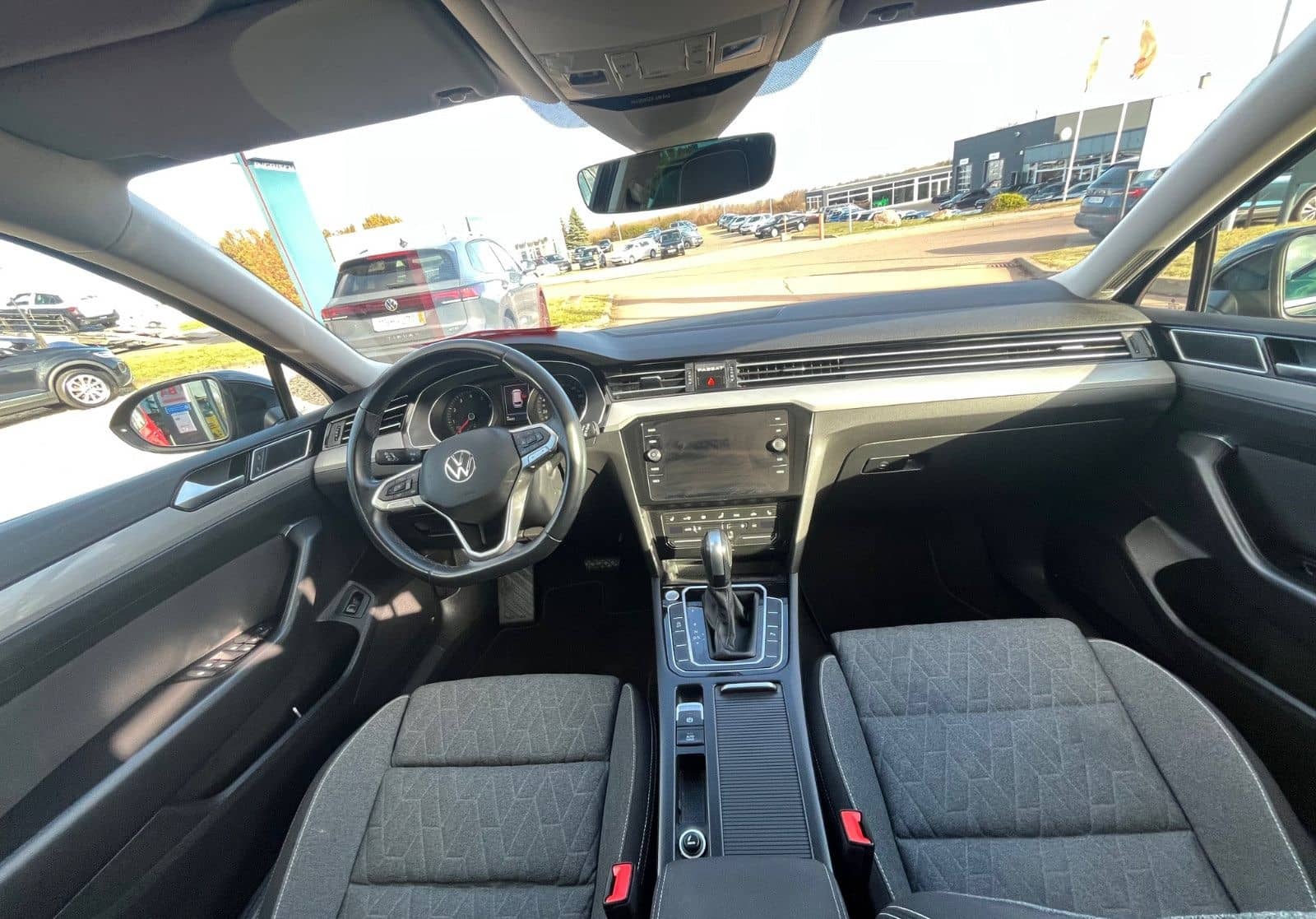 Volkswagen Passat Variant Business mit AHK+LED+NAVI foto 17