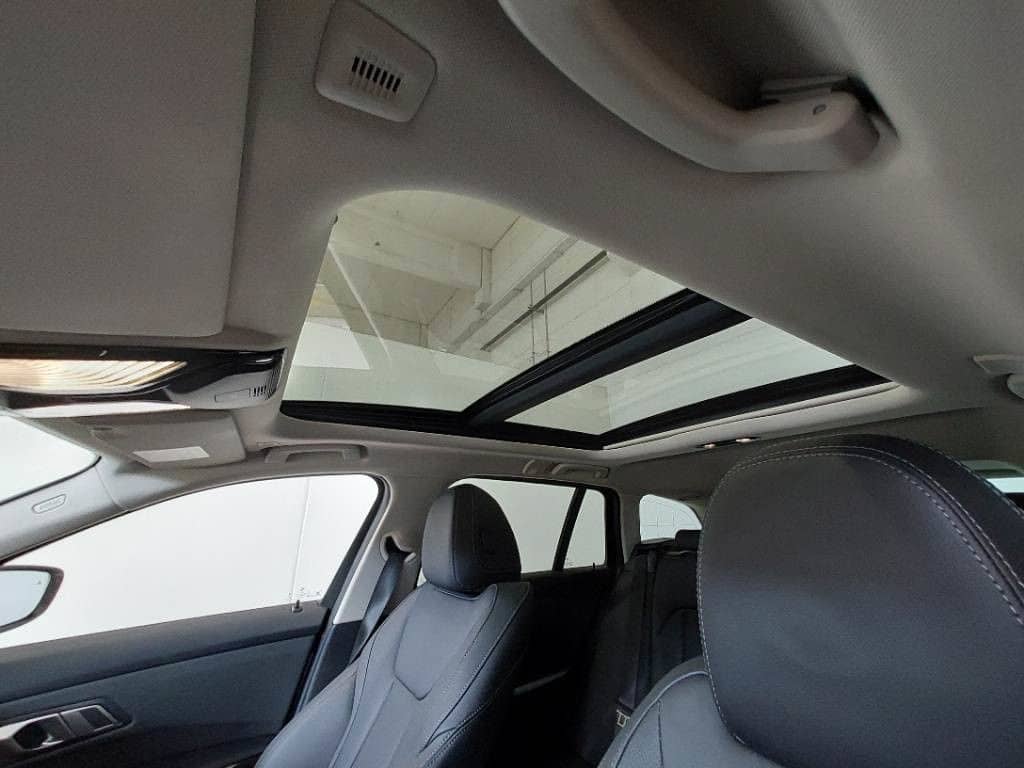 BMW 320d Touring xDrive ACC AHK KZU LRHZ PANO STHZ foto 12