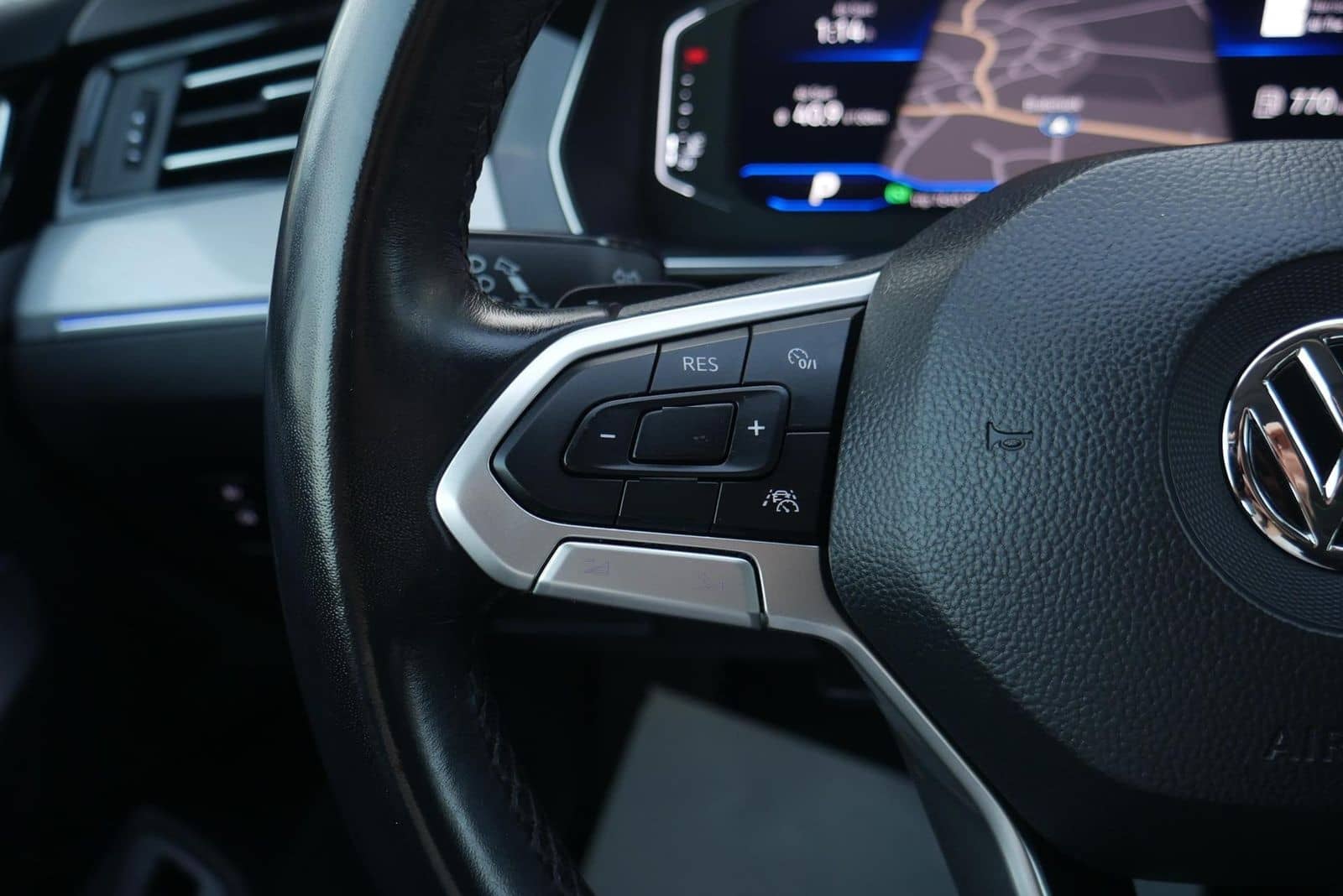 Volkswagen Passat Variant 2.0 TDI DSG AHK Matrix Assistenzp foto 14