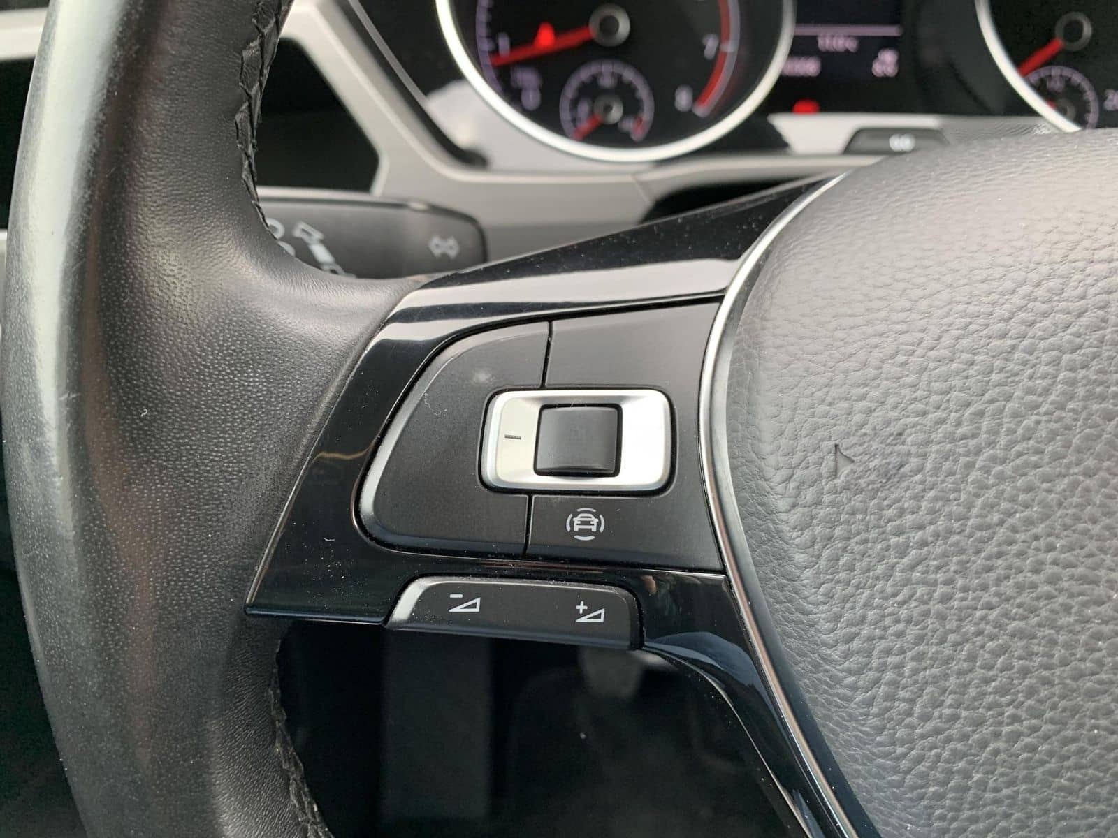 Volkswagen Touran 1.5TSI 7-Sitzer AHK+Klimaaut+Sitzhzg+APP foto 18