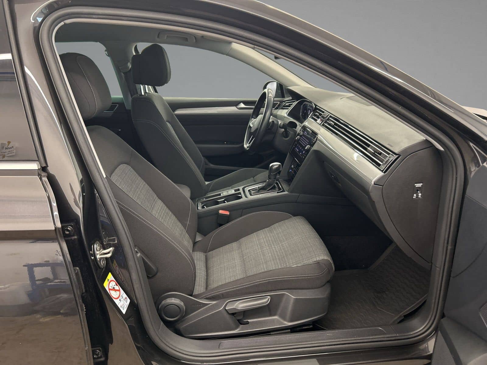 Volkswagen Passat Variant 2.0 TDI Business DSG+LED+STANDH. foto 10