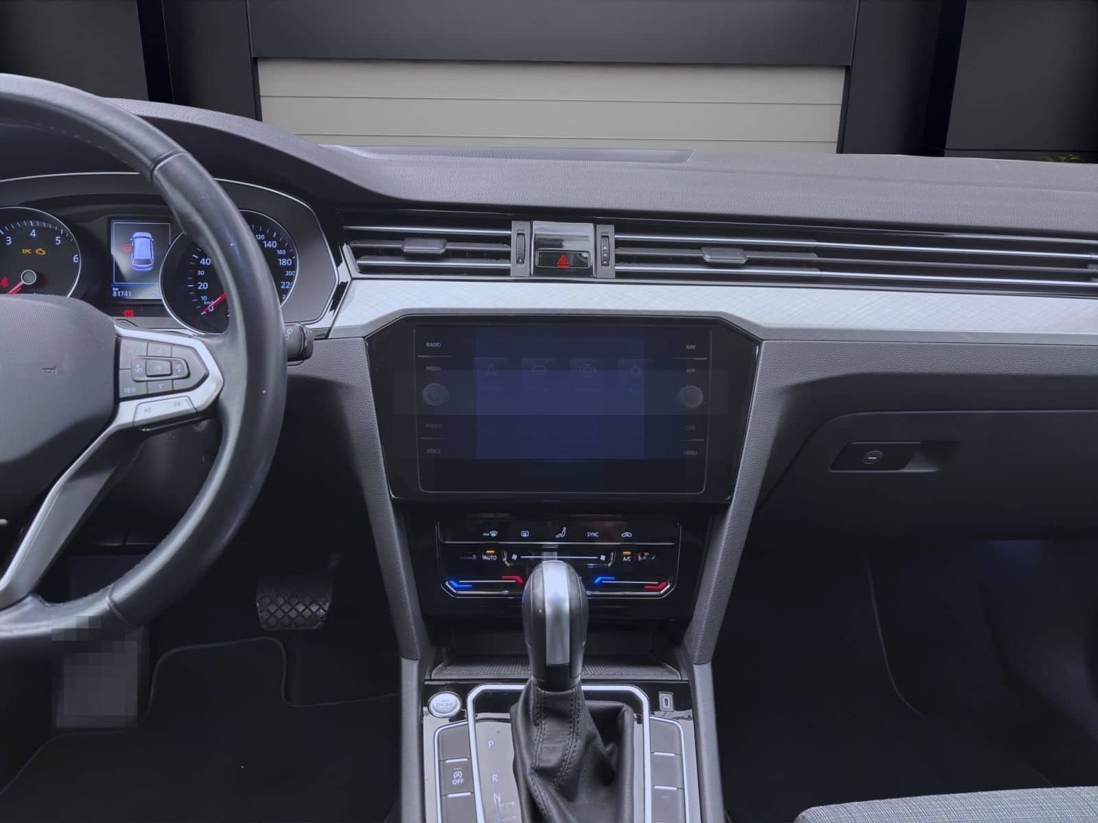 Volkswagen Passat Variant 1.5 TSI DSG BUSINESS AHK NAVI SIT foto 14