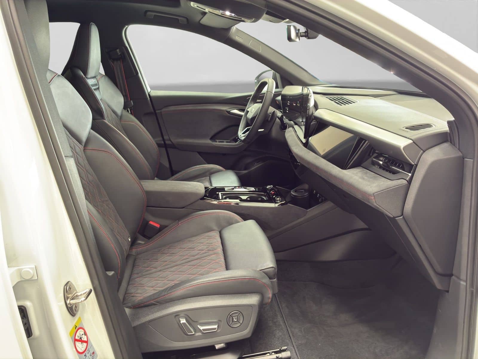 Audi Q6 e-tron Q S LINE UPE105 LM21 SPORTSITZE+ PANO foto 4