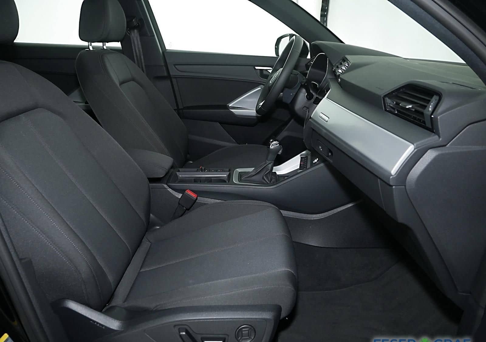 Audi Q3 SUV adv. 35 TFSI S tronic V-Cockpit/R-Kamera foto 5