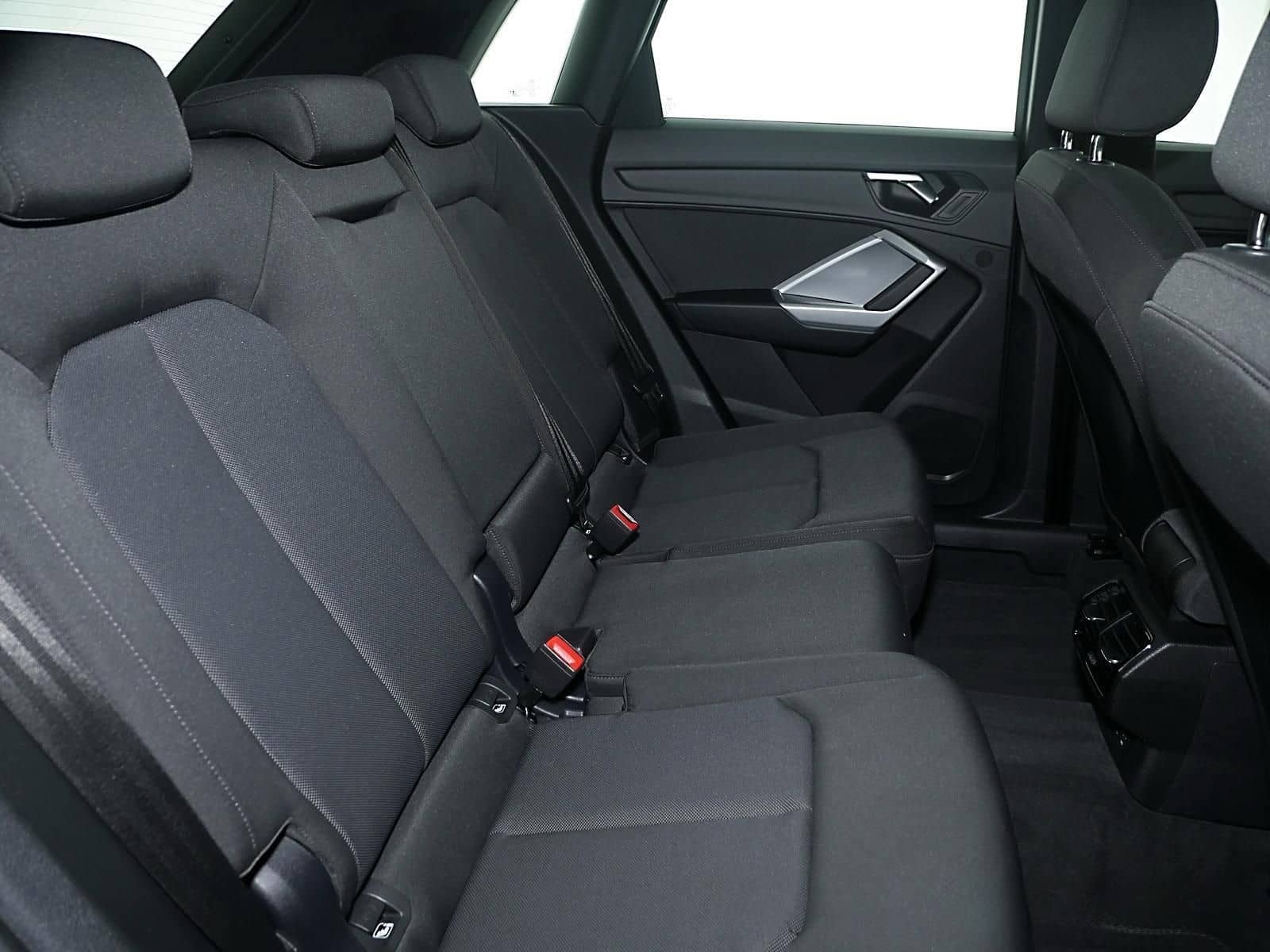 Audi Q3 SUV adv. 35 TFSI S tronic V-Cockpit/R-Kamera foto 6