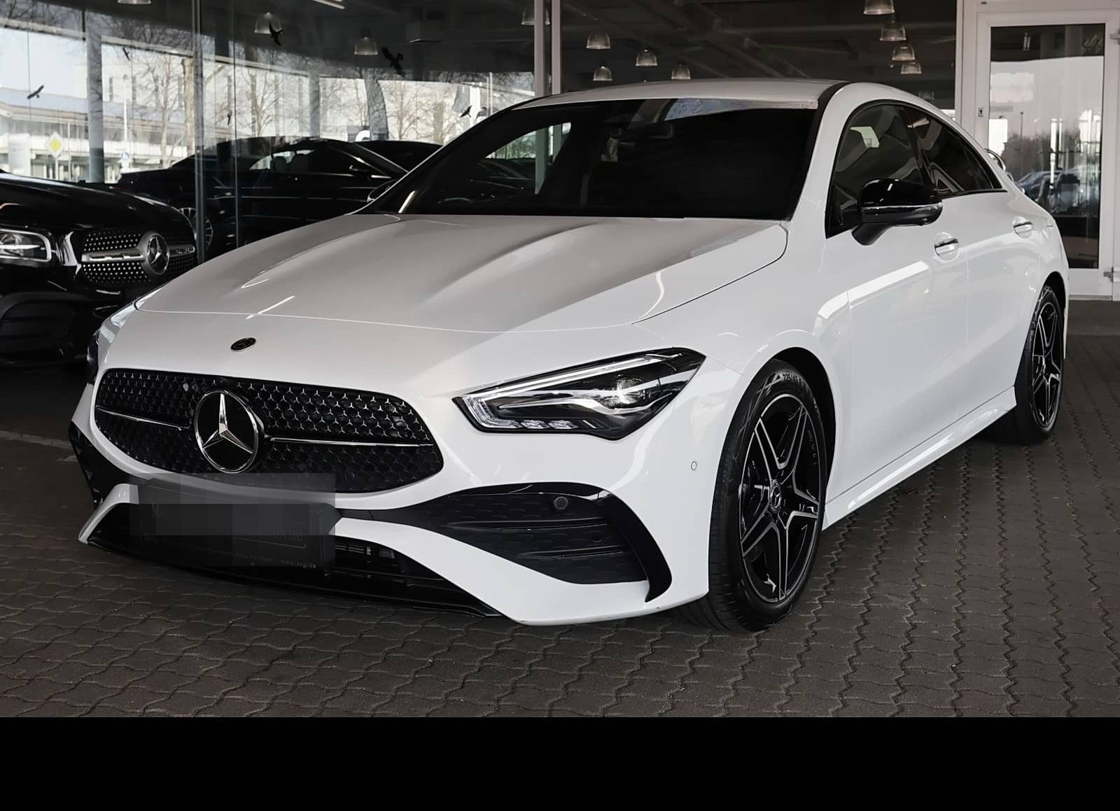 Mercedes-Benz CLA 200 Coupé Edition AMG NIGHT+360°+DISTRONIC foto 1