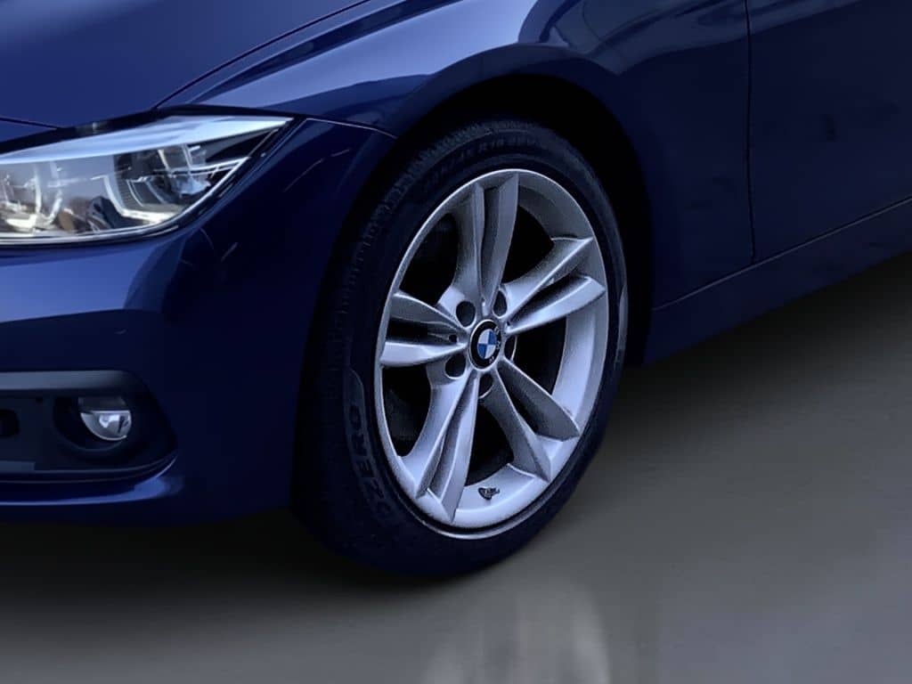 BMW 3er 330i SDach+HuD+Leder+NAVI+AUT+Distr+Facelift foto 20