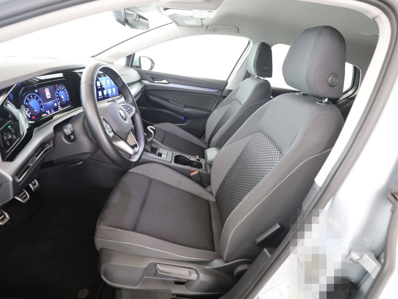 Volkswagen Golf VIII 1.5 TSI Active Standh+Navi.+RFK+SHZ+LE foto 20