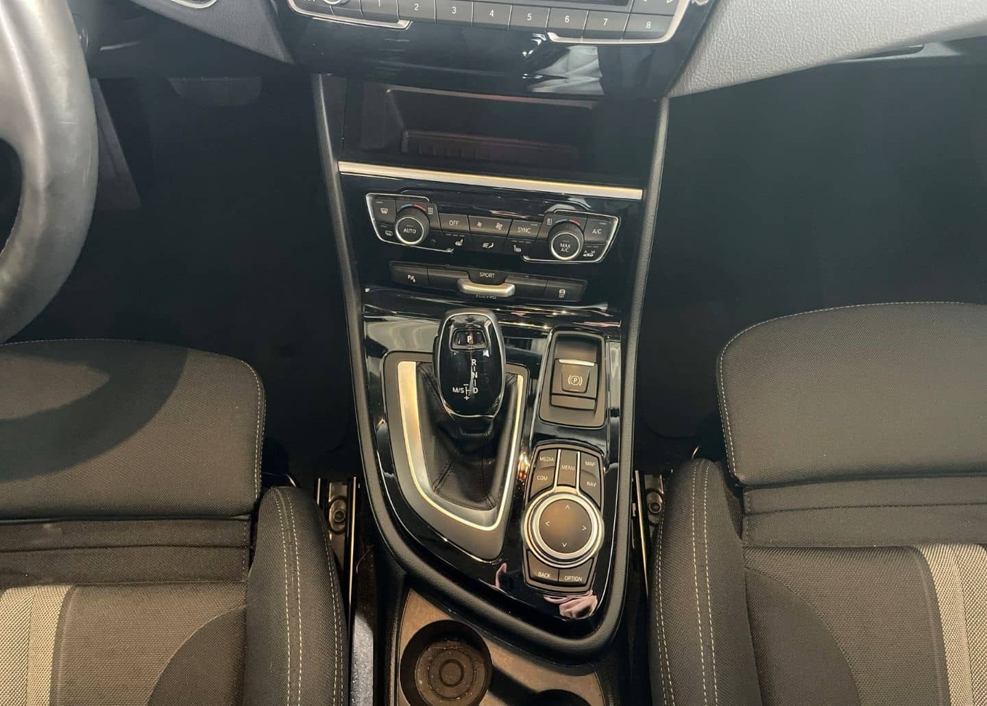 BMW 218 d Active Tourer Advantage LED Shz AHK DAB foto 11