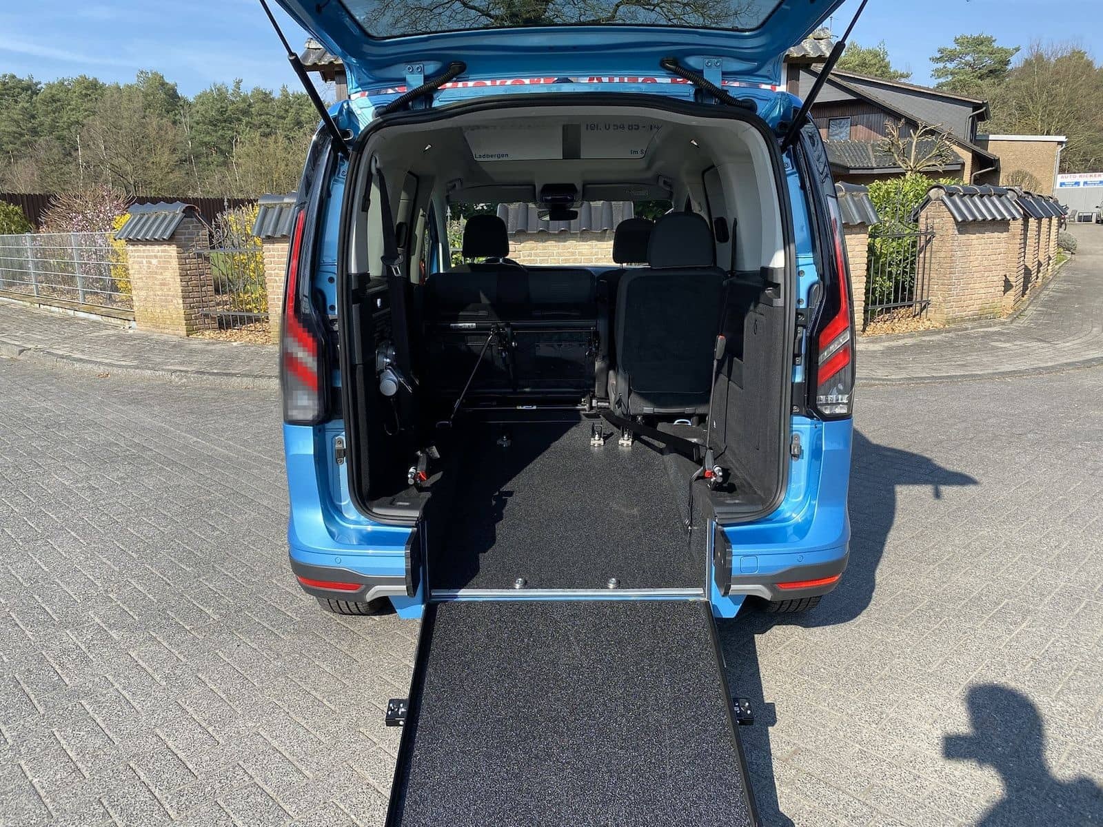 Volkswagen Caddy Tourneo Active, LED, neuer Rollstuhlumbau, foto 3