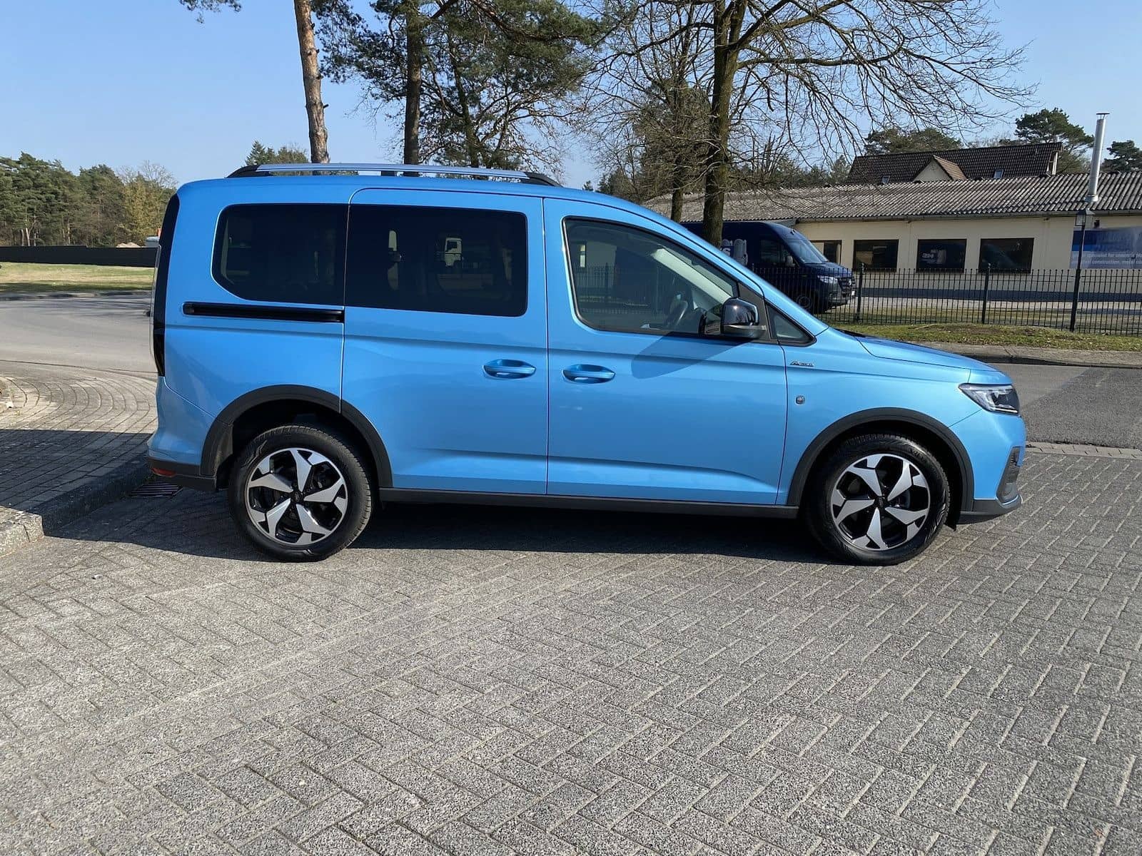 Volkswagen Caddy Tourneo Active, LED, neuer Rollstuhlumbau, foto 9