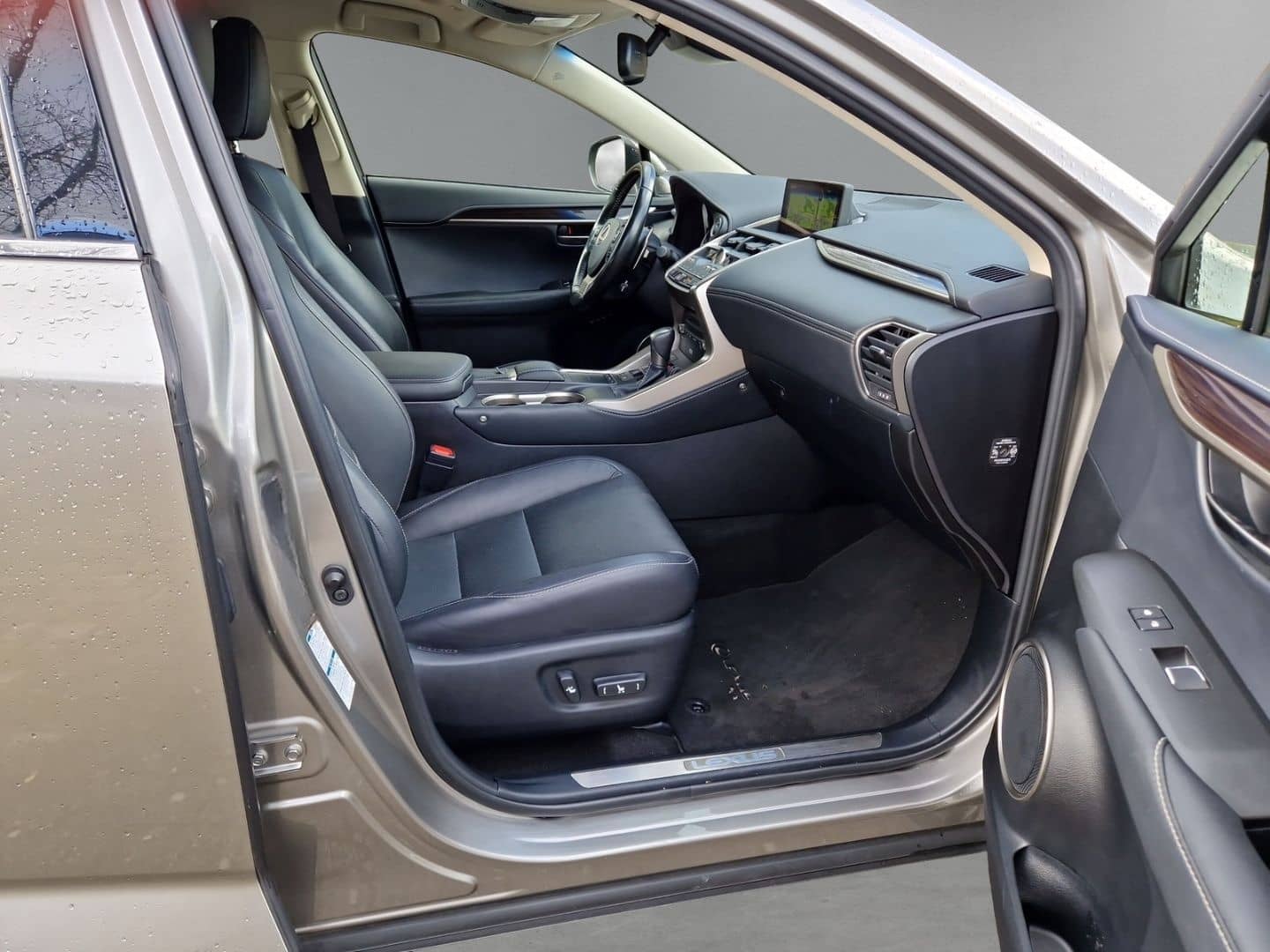 Lexus NX 300h E-Four Luxury Pano Memory Sitze 360 Kame foto 12