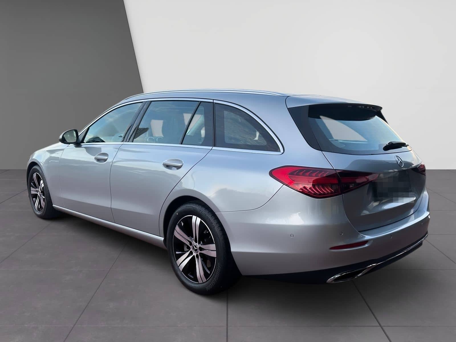 Mercedes-Benz C 180 T AVA+NAVI+DISTR+LED+AHK+KAM+KEY+APPLE foto 4