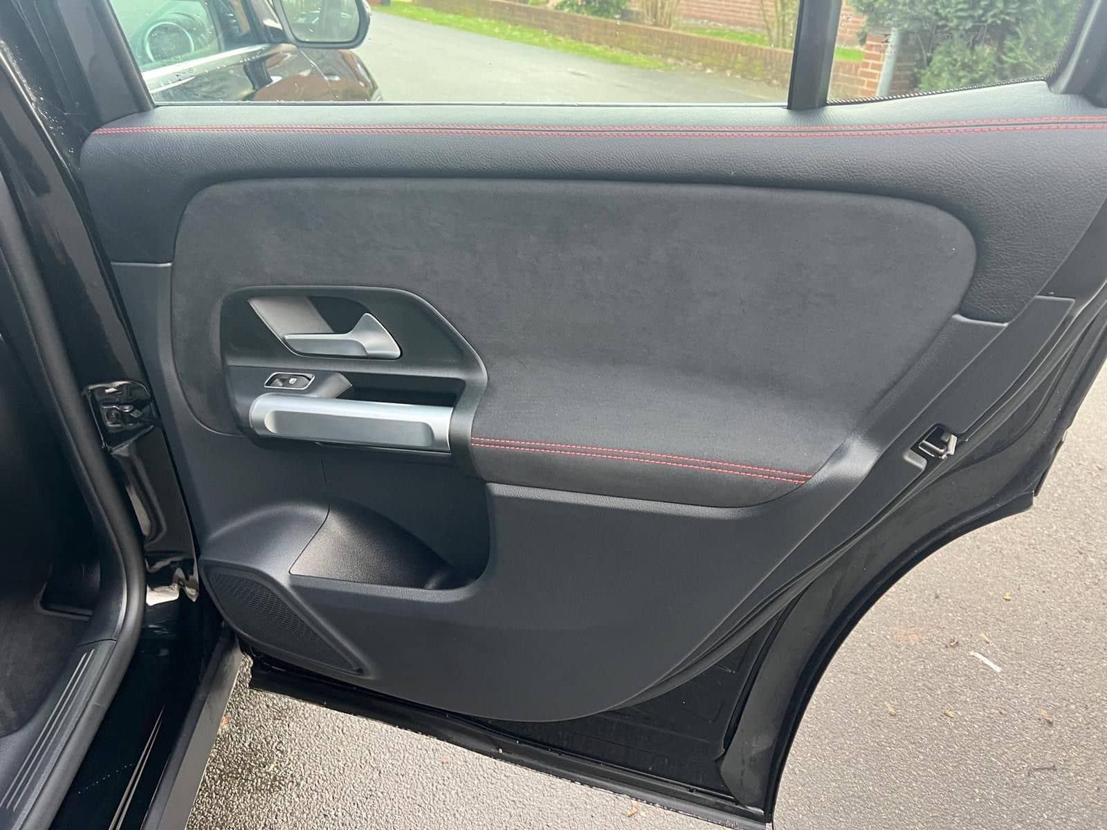 Mercedes-Benz GLB 220 d  AMG Multibeam LED Kamera DAB MBUX Tem foto 10