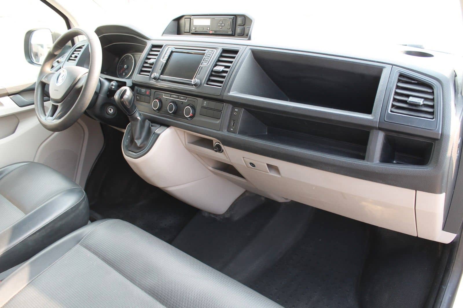 Volkswagen T6 Hoch Lang 4-Motion DSG 204 PS foto 9