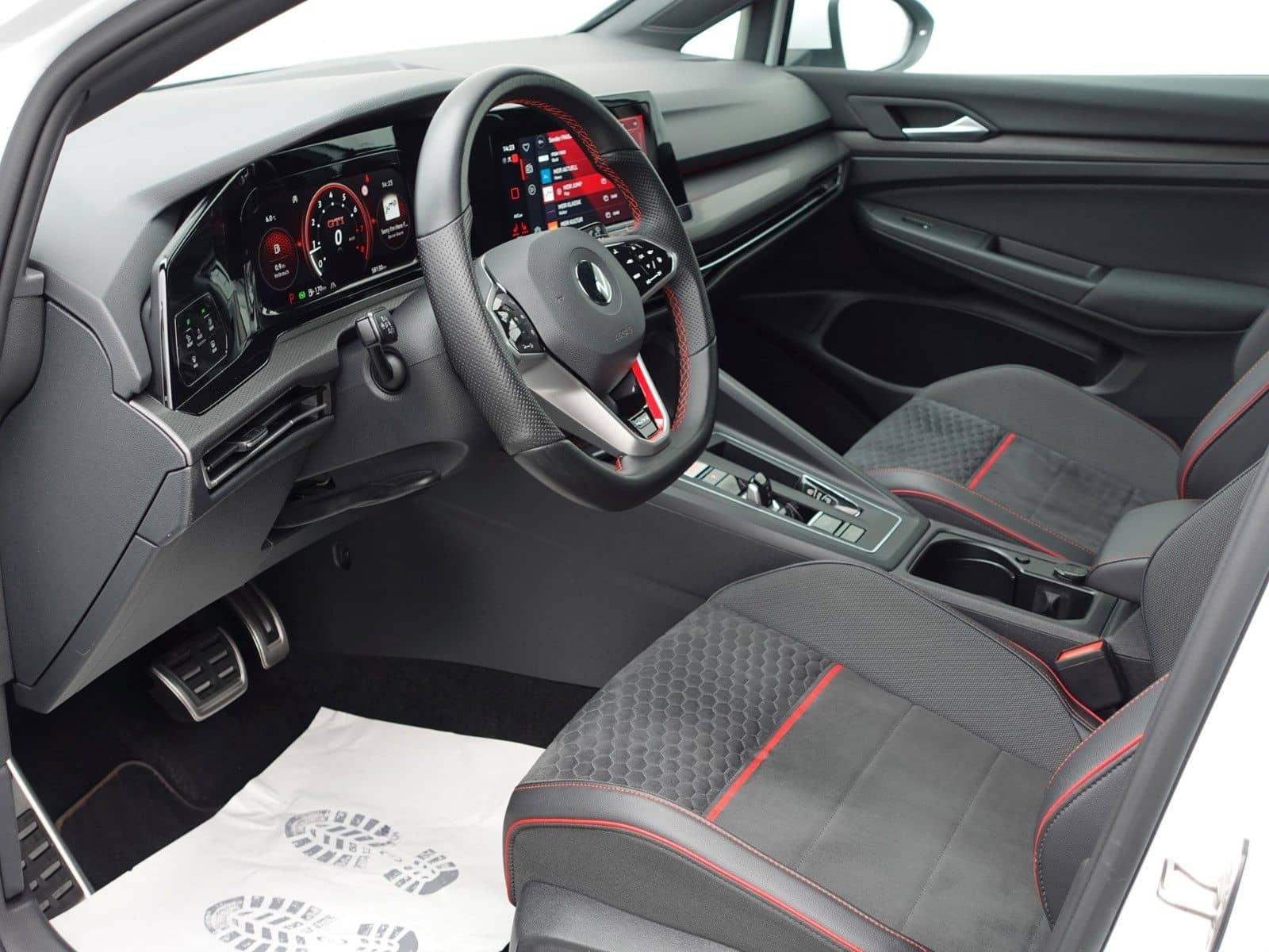 Volkswagen Golf VIII 2.0 TSI Lim. GTI Clubsport /Pure White foto 9