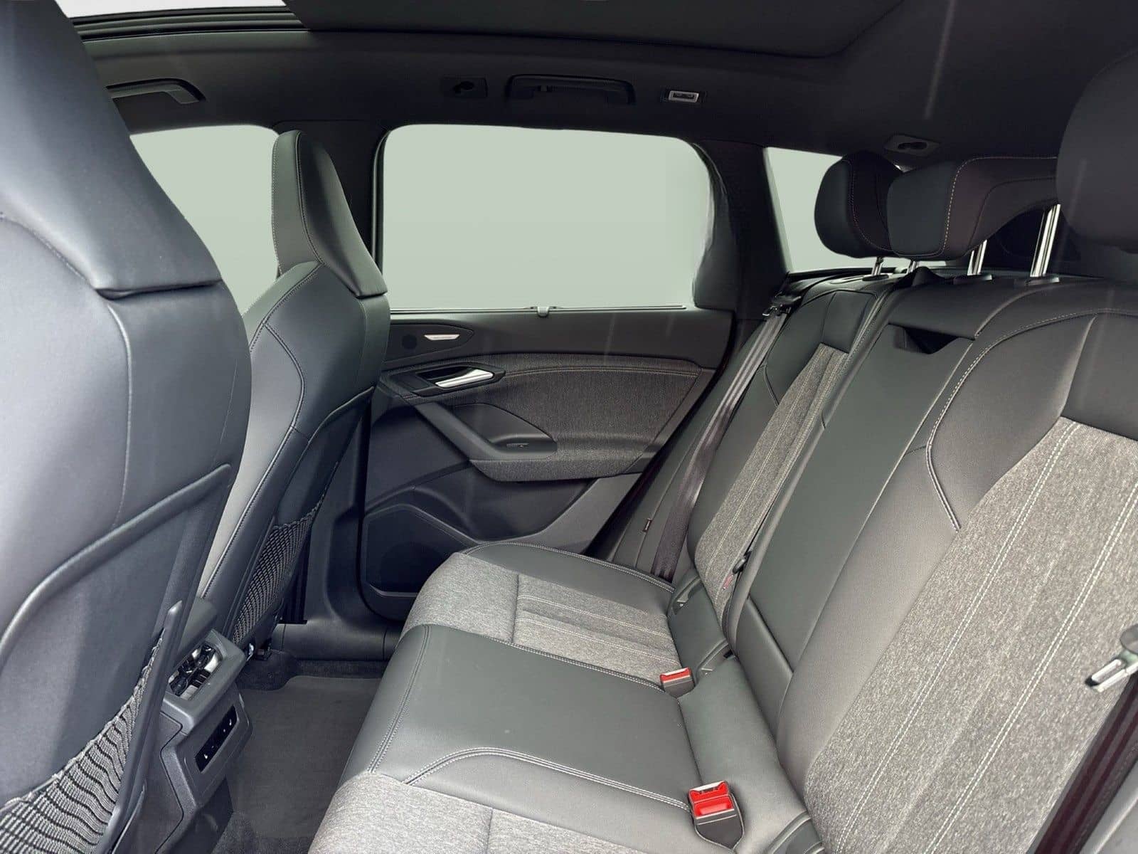 Audi Q6 e-tron quattro S LINE TECHPRO 21" PANO AHK foto 10