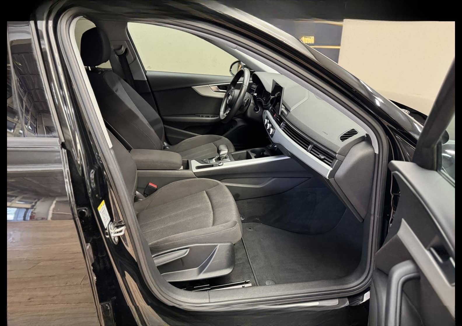 Audi A4 35 Avant 2.0 TFSI S-Tronic Navi/LED/PDC/SHZ foto 19