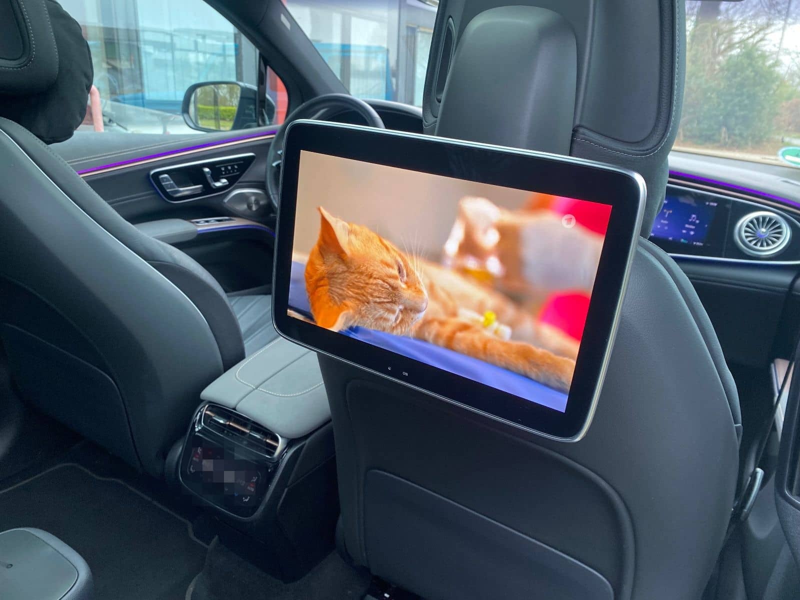 Mercedes-Benz EQS SUV 580 4M Hyperscreen/Fond TV/Pano//Desingo foto 12