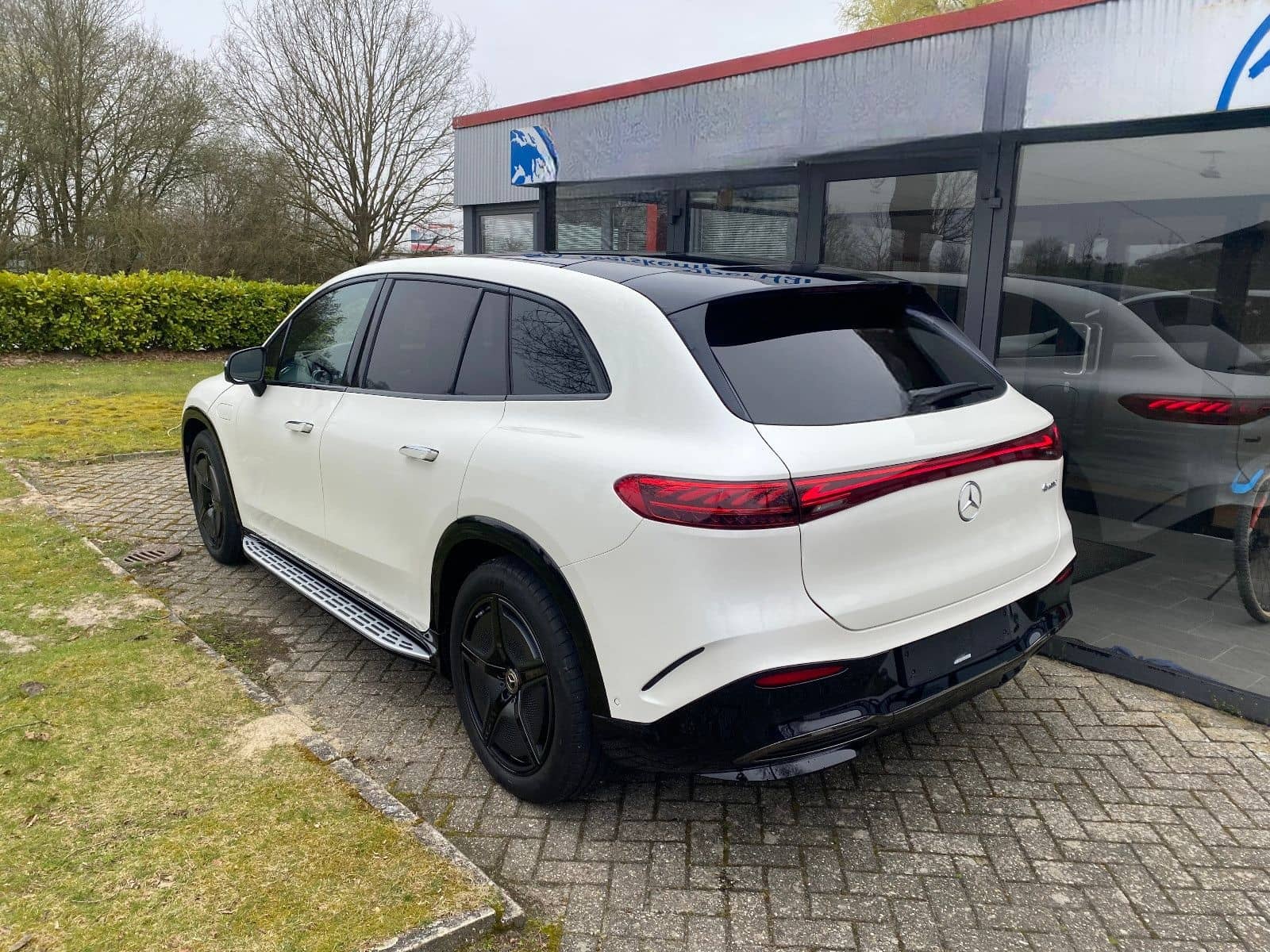 Mercedes-Benz EQS SUV 580 4M Hyperscreen/Fond TV/Pano//Desingo foto 3