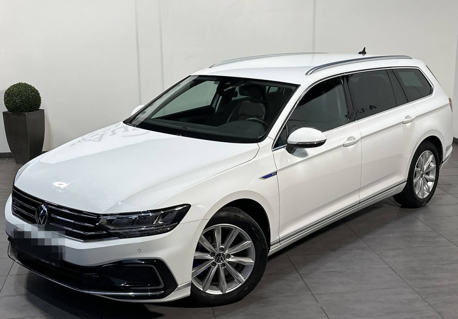 Volkswagen Passat Variant GTE Hybrid NAV+LED+AHK+VC+CARPLAY foto 1