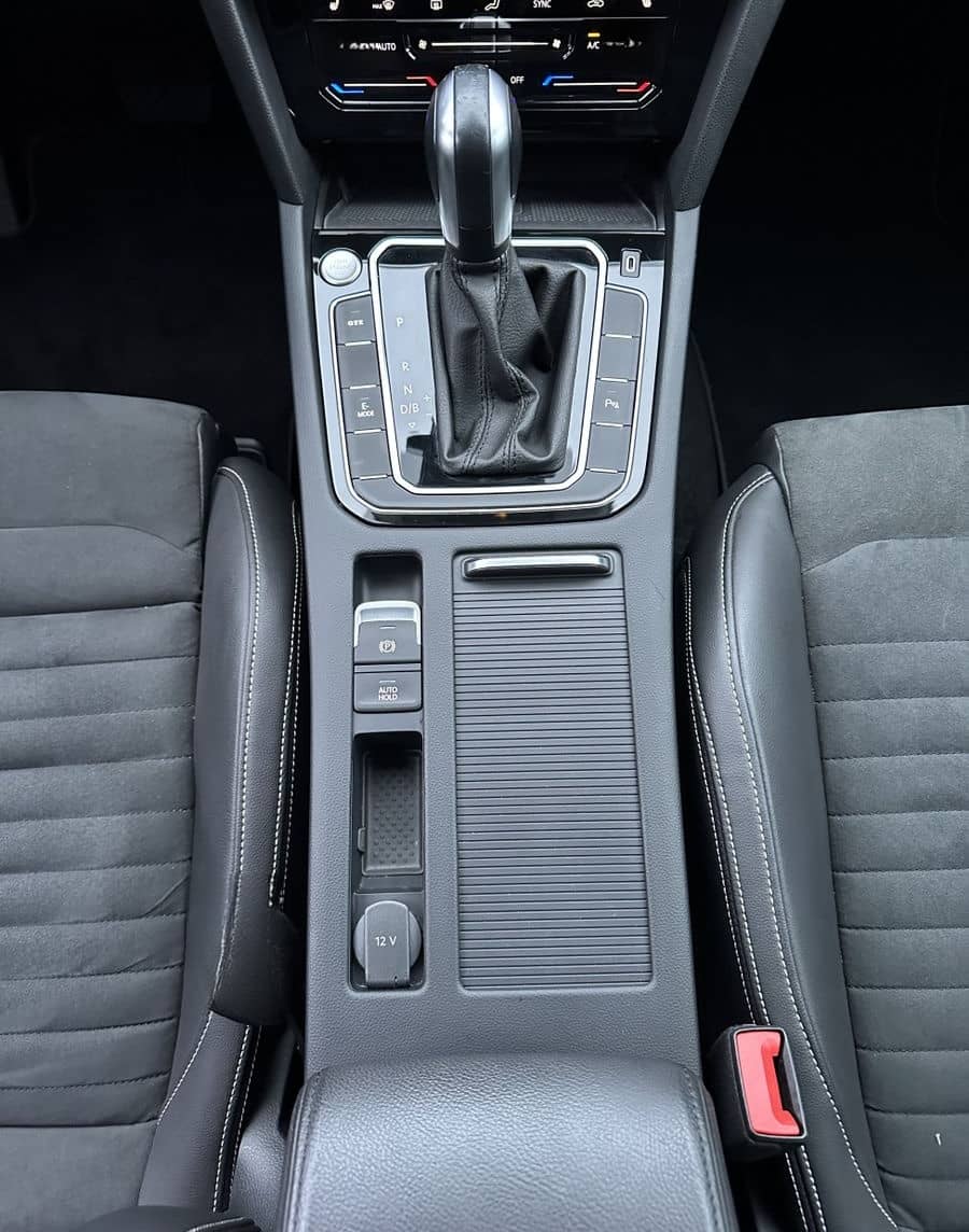 Volkswagen Passat Variant GTE Hybrid NAV+LED+AHK+VC+CARPLAY foto 13