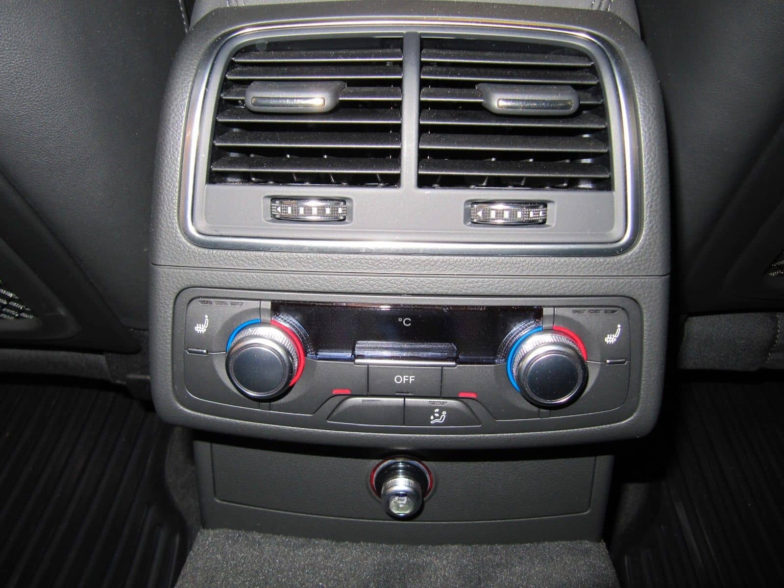 Audi A6  3,0TDI Quattro+XEN+NAV+SHZ foto 12