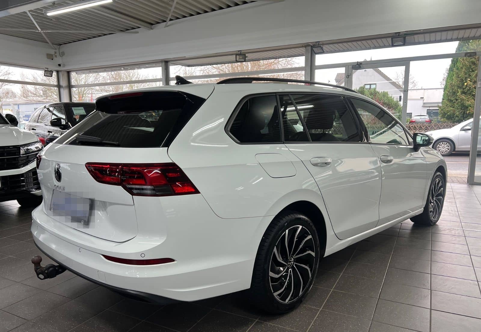 Volkswagen Golf VIII Variant 2.0 TDI Life AHK+L&S+KAM+LED foto 11