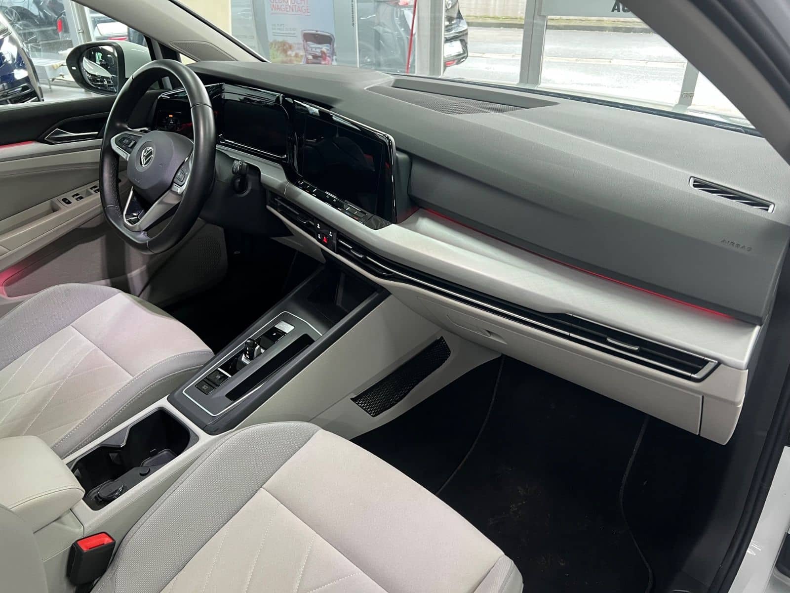 Volkswagen Golf VIII Variant 2.0 TDI Life AHK+L&S+KAM+LED foto 17