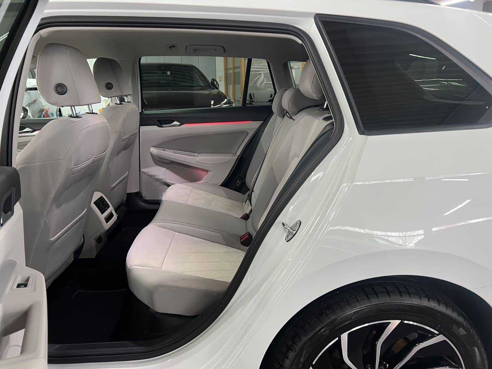 Volkswagen Golf VIII Variant 2.0 TDI Life AHK+L&S+KAM+LED foto 22